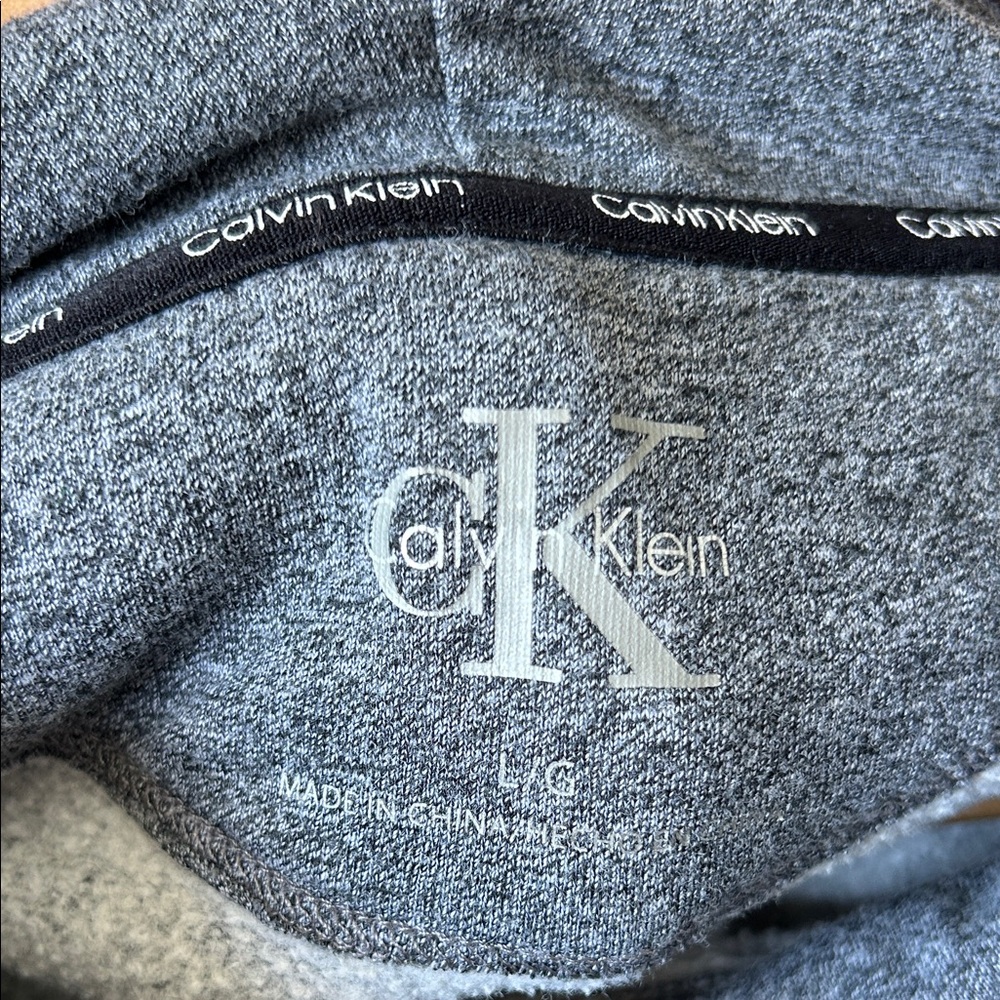 Calvin Klein Gray Cropped Front Sweater - Picture 2 of 4